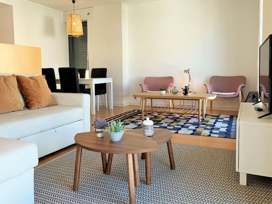 Mm2 Center * Baixa/rossio * Castle View * Parking! Lisbon