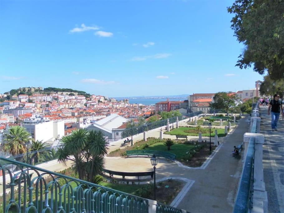 Mm2 Center * Baixa/rossio * Castle View * Parking!